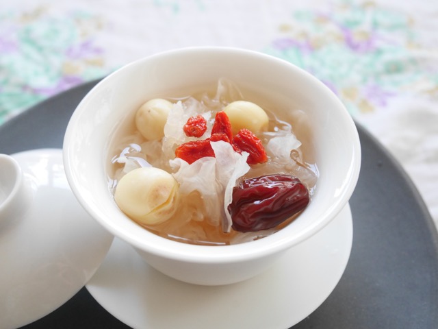 白きくらげと蓮の実の薬膳デザートスープ（レシピ有り）