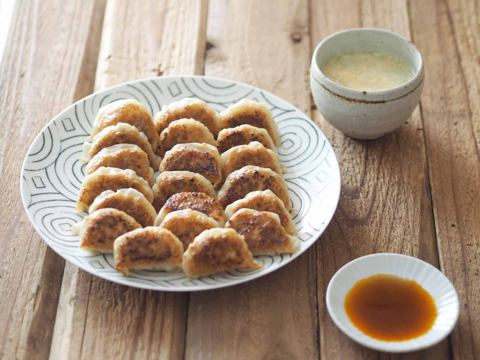 焼き餃子と卵スープ