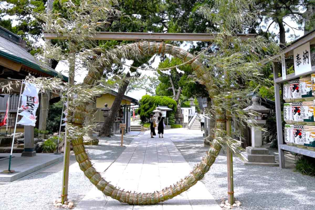 神社の茅の輪